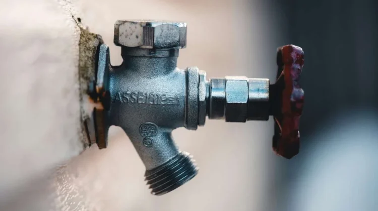 AR Heating and Plumbing What to Do Before Your 24/7 Plumber Arrives in Ruislip